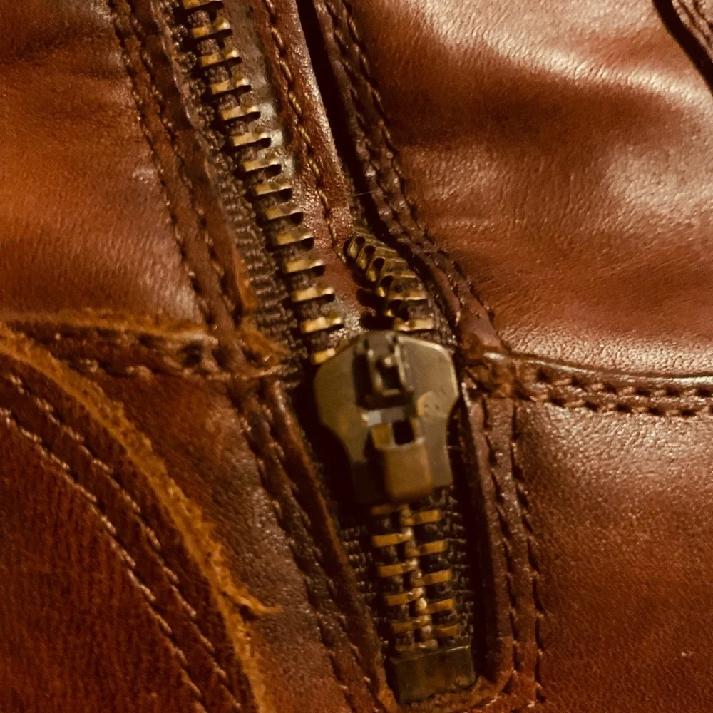 FRYE Boots Brown Zipper Broken on one boot but still can be zipped - Picture 6 of 10